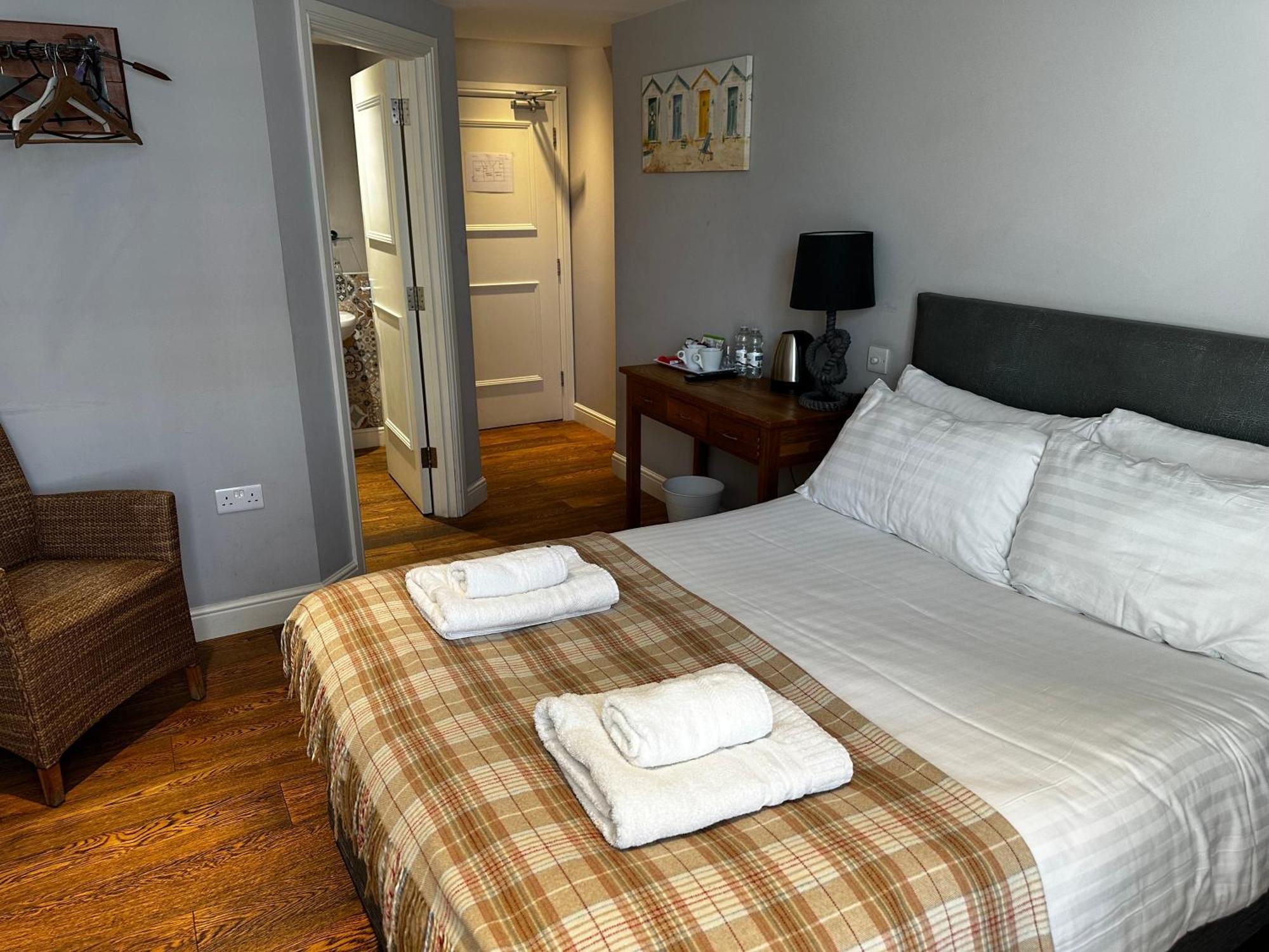 Castle Hotel Aberaeron Esterno foto